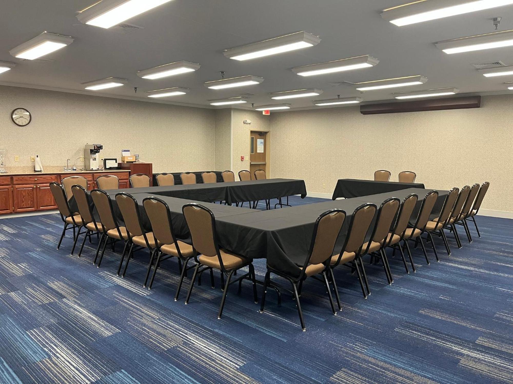 Holiday Inn Express Hotel & Suites Sioux Falls At Empire Mall By Ihg Εξωτερικό φωτογραφία